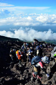 Japan - Fujiyoshida - Too many people at some Points | 107/127